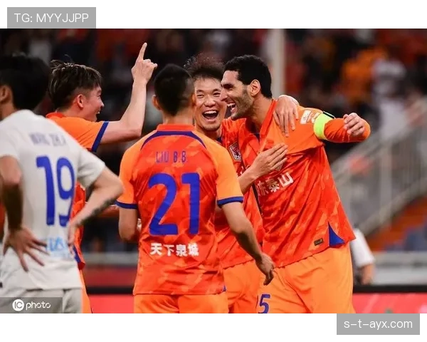 加亚防守表现亮眼,助力球队竞争力显著提升 加亚防守表现亮眼,助力球队竞争力显著提升