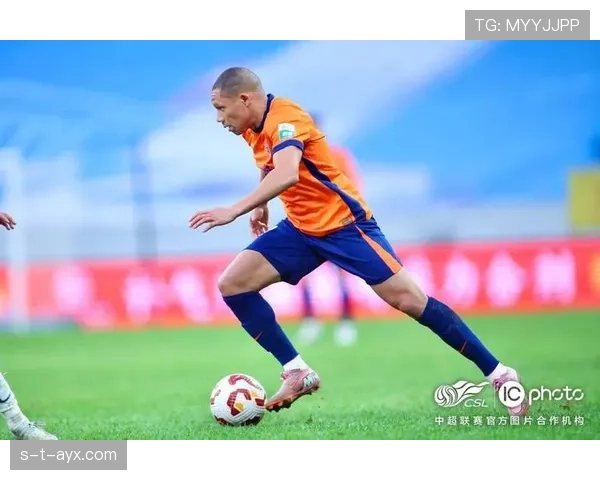 姆巴佩持续提升表现，成为足球新星的瞩目焦点，未来可期。